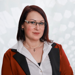 Porträt von Frau Dana Steinert, Abschnittsleitung in Hof für SF Gebäudereinigung GmbH