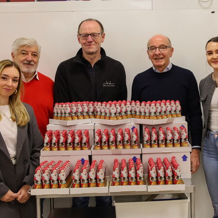 500 Nikoläuse für die HoferTafel